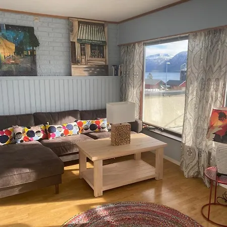 Eide Gjestehus בית הארחה 3*